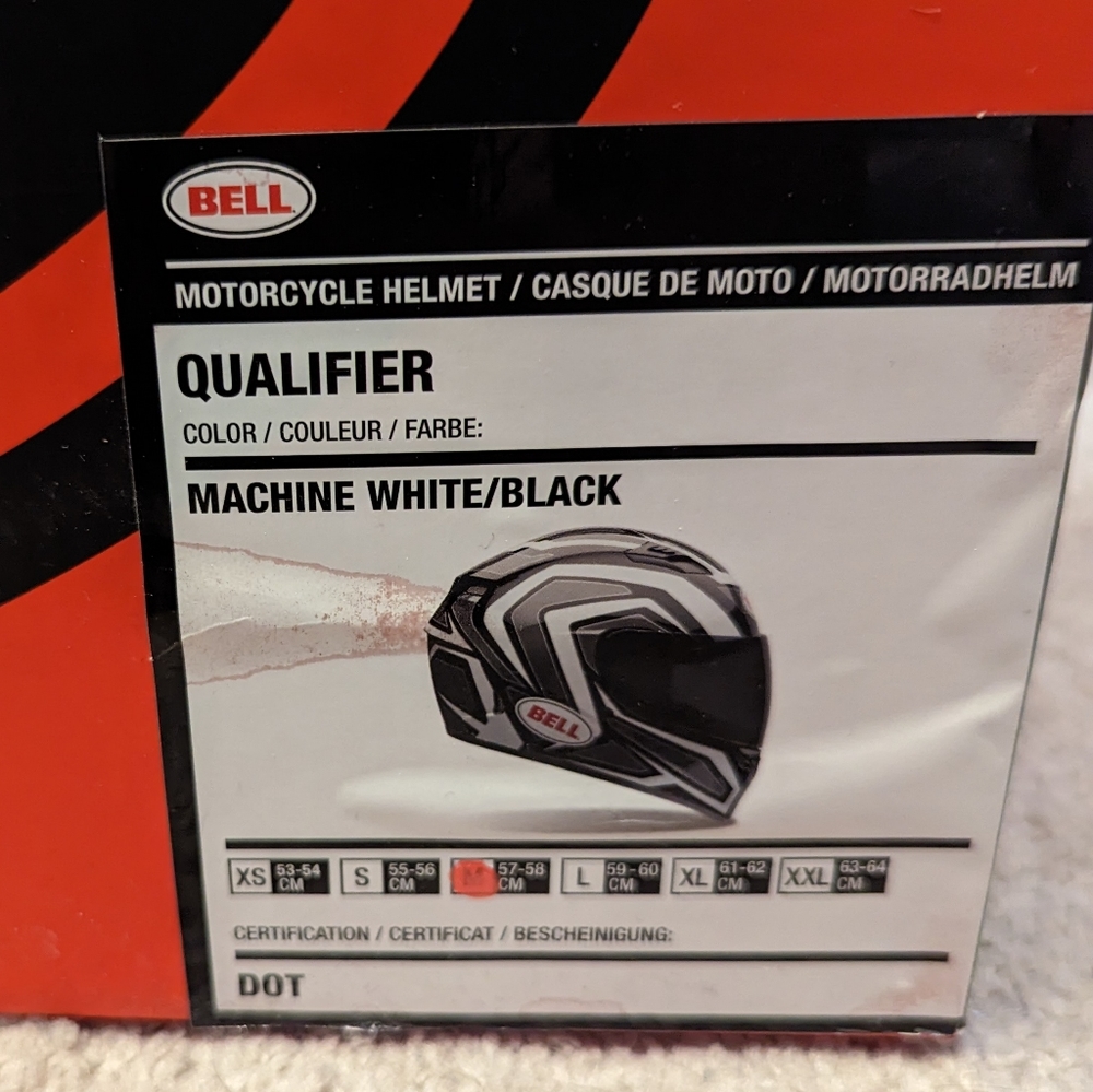 BELL MOTORCYCLE HELMET SIZE M